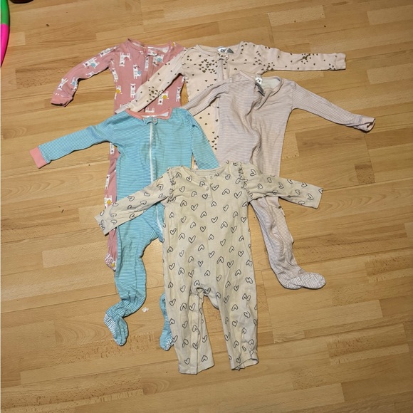 24 month girl sleepers
 Kids One Pieces Set - Picture 1 of 1